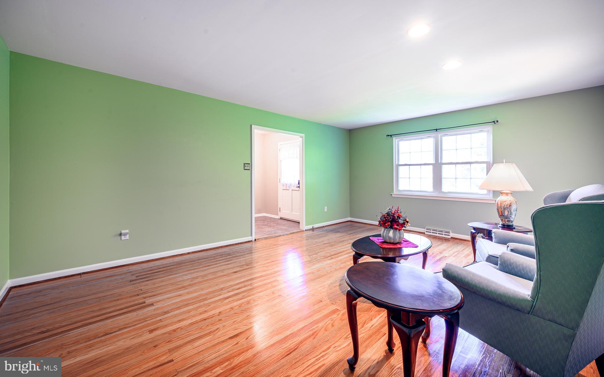 461 Brookfield Road Drexel Hill, PA 19026 - Photo 5 of 23 Hardwood Floors