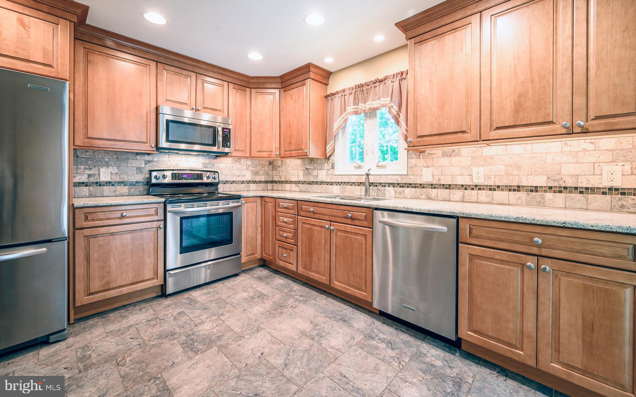 461 Brookfield Road Drexel Hill, PA 19026 - Photo 7 of 23 Updated Kitchen