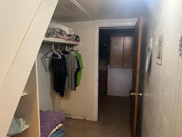 a view of walk in closet