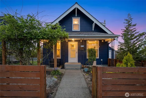 $510,000 | 1909 24th Street, Everett, WA 98201