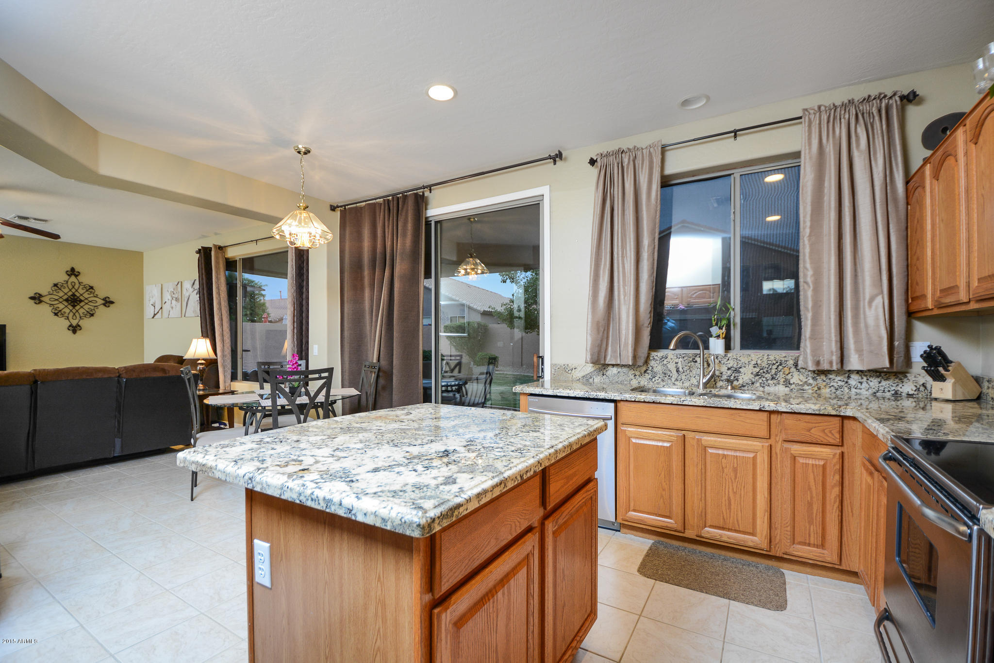 6931 West Rowel Road Peoria, AZ 85383 - Photo 11 of 44 12- KITCHEN
