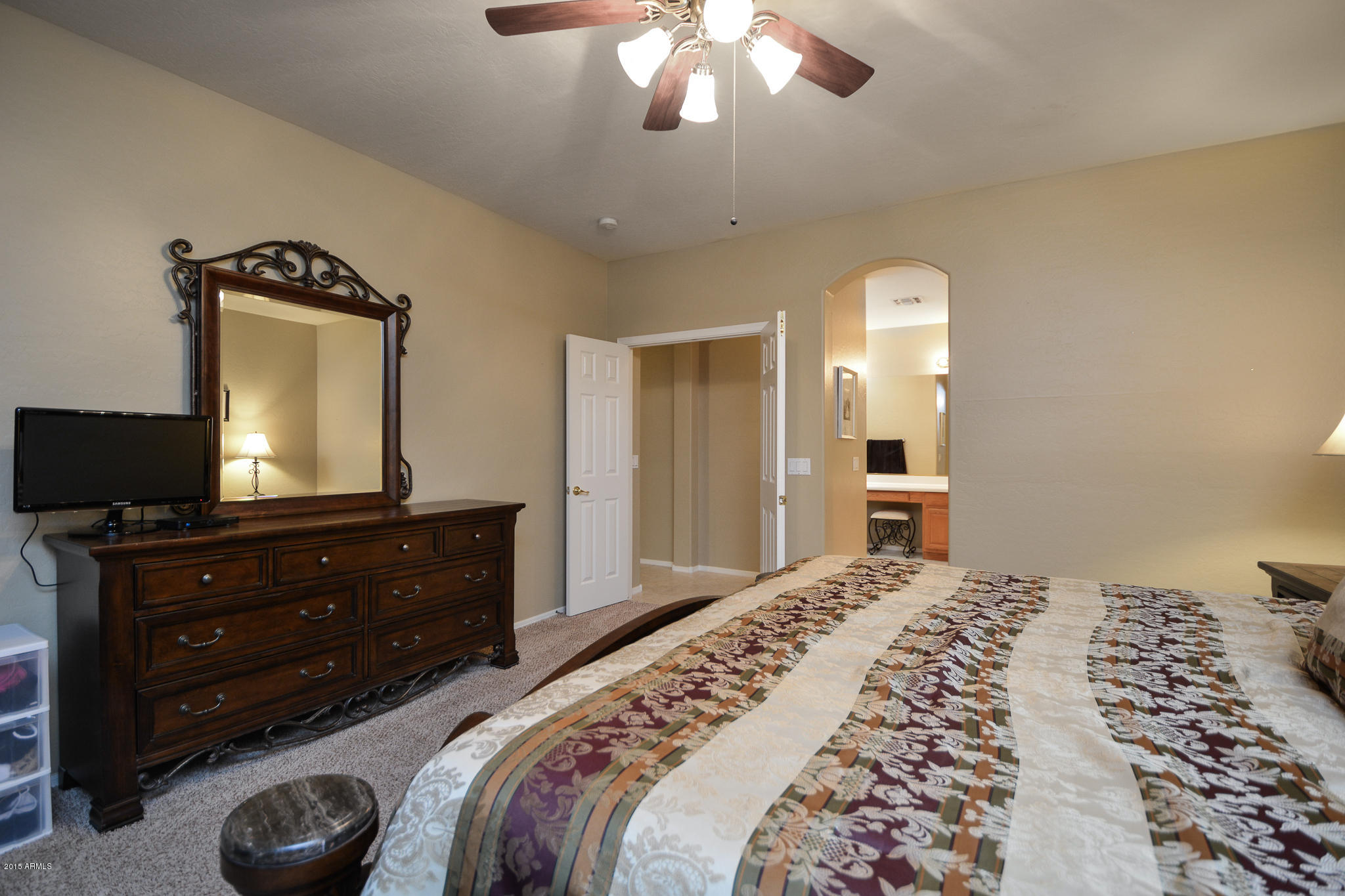 6931 West Rowel Road Peoria, AZ 85383 - Photo 17 of 44 18- MASTER BEDROOM DOWNSTAIRS