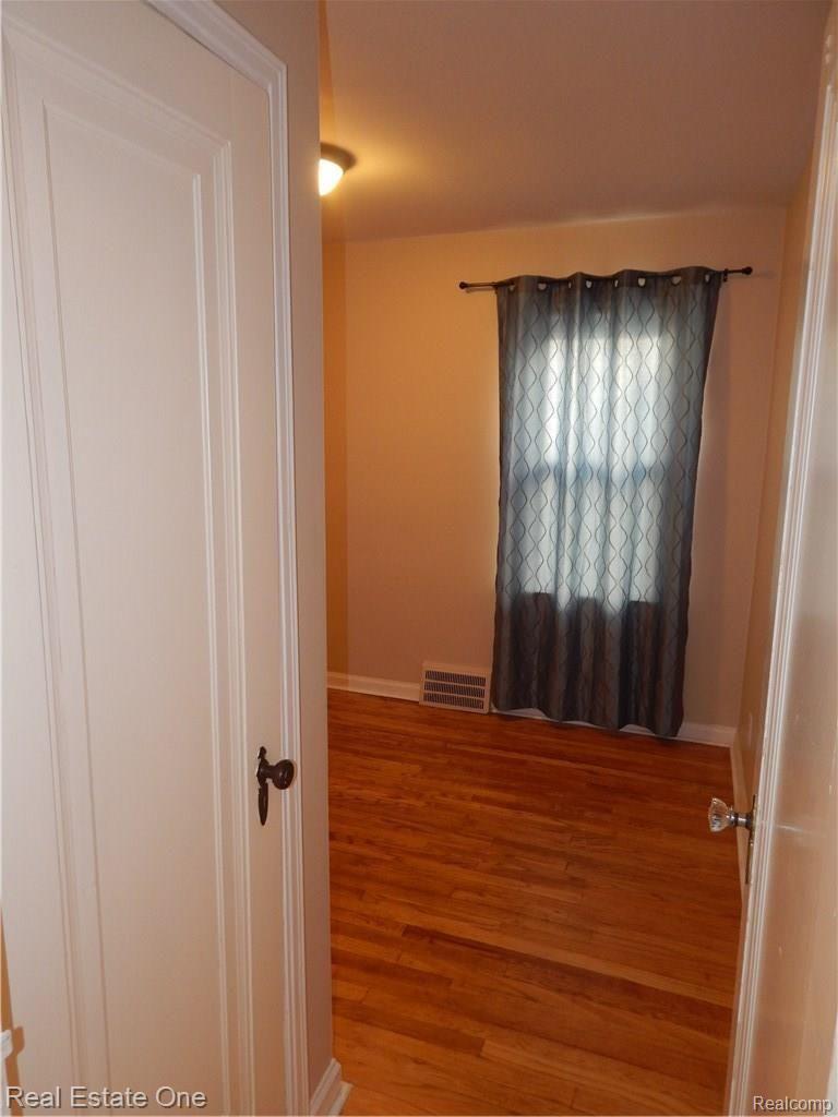 2436 Harvard Road Berkley, MI 48072 - Photo 14 of 35 Bedroom #3