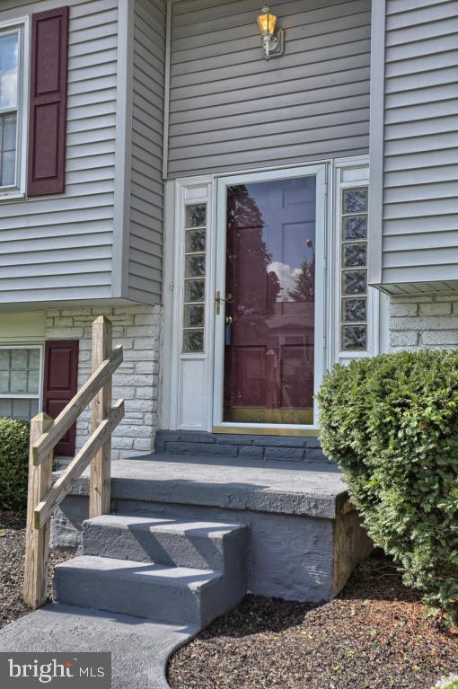 1612 Robert Road Lancaster, PA 17601 - Photo 5 of 29 Gallery Image 5