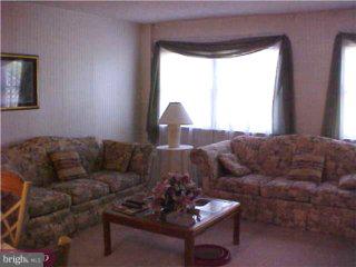 12120 Sweet Briar Road Philadelphia, PA 19154 - Photo 2 of 6