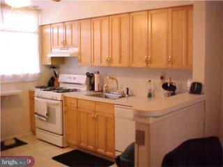 12120 Sweet Briar Road Philadelphia, PA 19154 - Photo 4 of 6