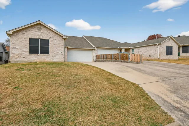 $549,900 | 268 Braeburn Circle, Marble Falls, TX 78654