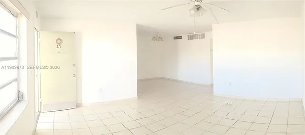 $2,000 | 20120 Northeast 2nd Avenue, Unit W27, Miami Gardens, FL 33179