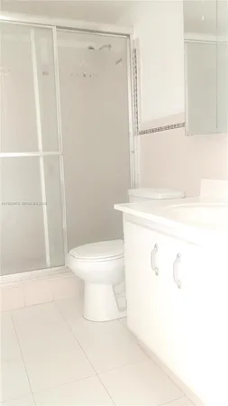 $2,000 | 20120 Northeast 2nd Avenue, Unit W27, Miami Gardens, FL 33179