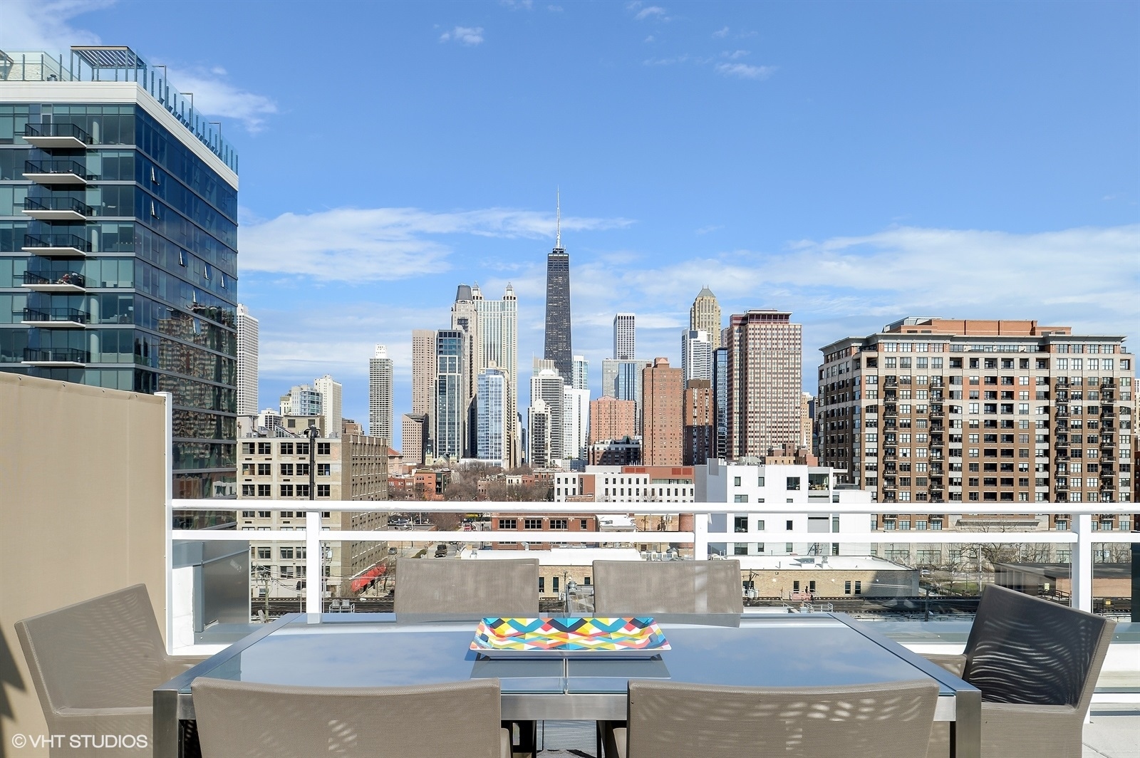 367 West Locust Street, Unit 606 Chicago, IL 60610 - Photo 21 of 24 a city view with tall buildings