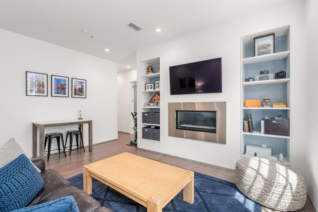 618 East 2nd Street, Unit 3 Boston, MA 02127 - Photo 3 of 18