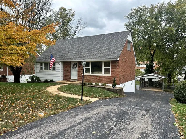 $349,900 | 8728 Del Vista Drive, St. Louis, MO 63126