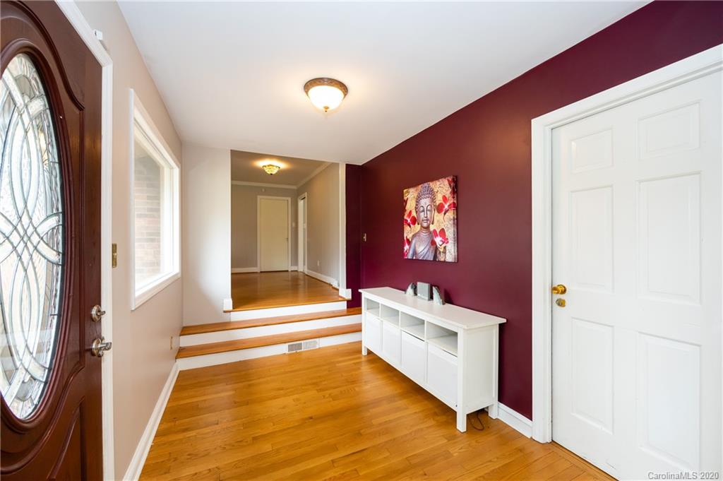 9421 Hood Road Charlotte, NC 28215 - Photo 16 of 44 Gallery Image 16
