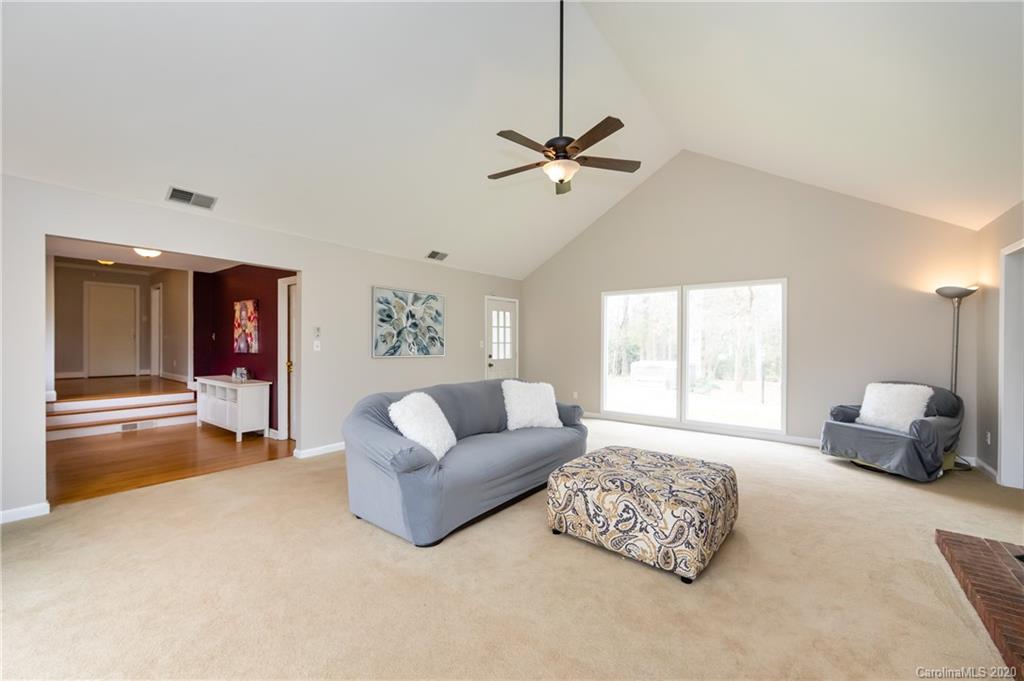 9421 Hood Road Charlotte, NC 28215 - Photo 18 of 44 Gallery Image 18