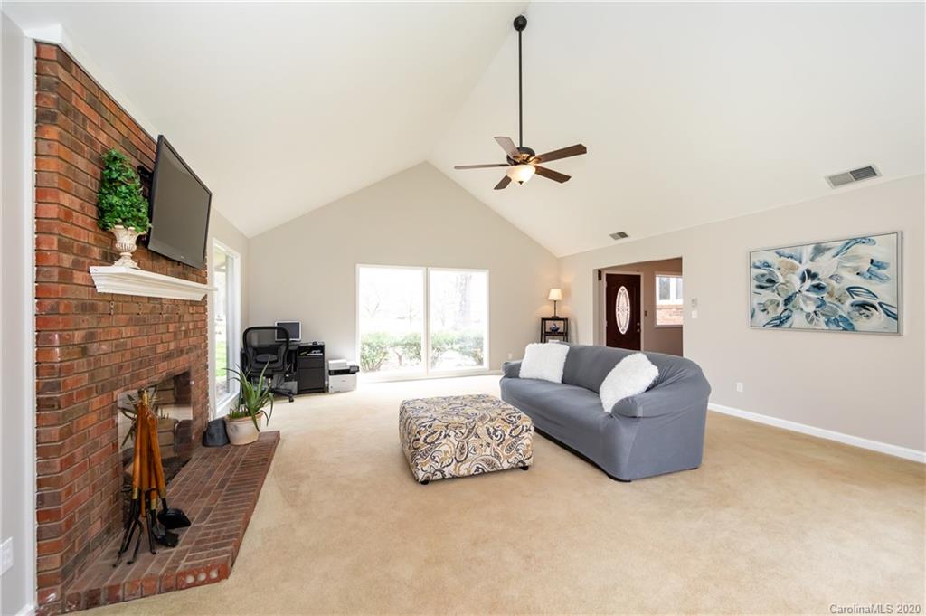 9421 Hood Road Charlotte, NC 28215 - Photo 19 of 44 Gallery Image 19
