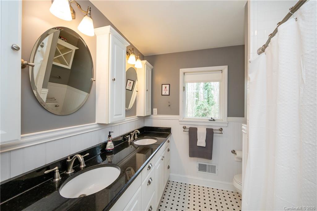 9421 Hood Road Charlotte, NC 28215 - Photo 34 of 44 Gallery Image 34