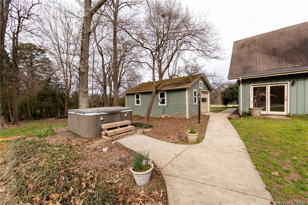 9421 Hood Road Charlotte, NC 28215 - Photo 41 of 44 Gallery Image 41