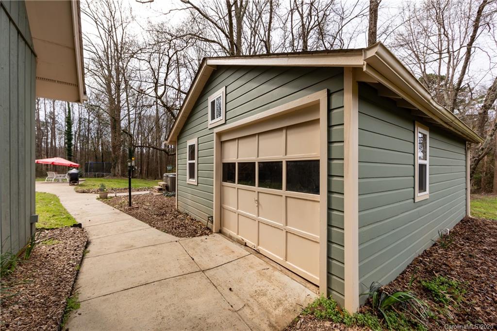 9421 Hood Road Charlotte, NC 28215 - Photo 43 of 44 Gallery Image 43