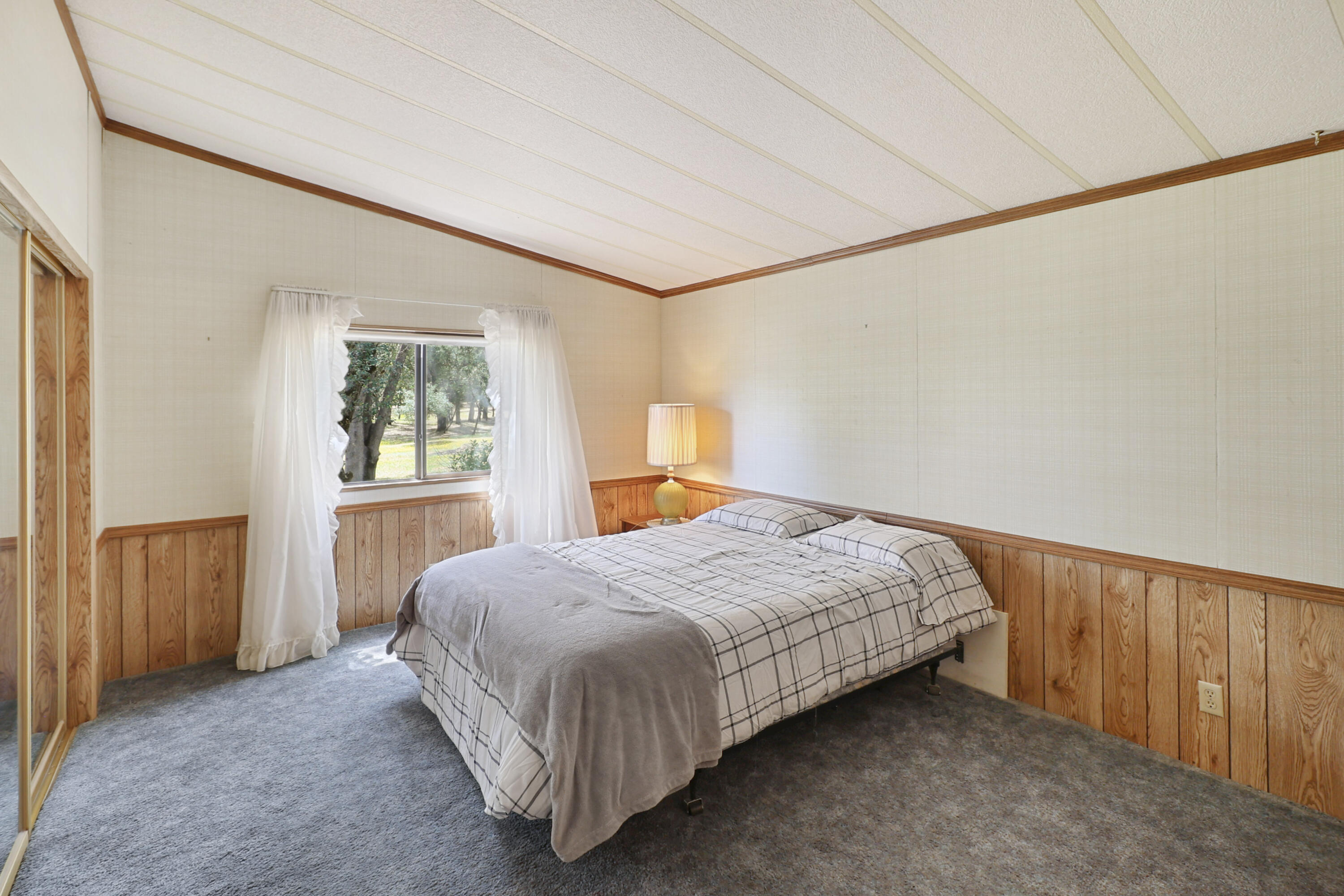 13596 Quarry View Road Redding, CA 96003 - Photo 29 of 57 32-13