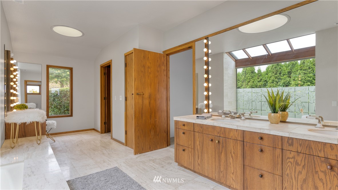 16900 Talbot Road Edmonds, WA 98026 - Photo 16 of 40