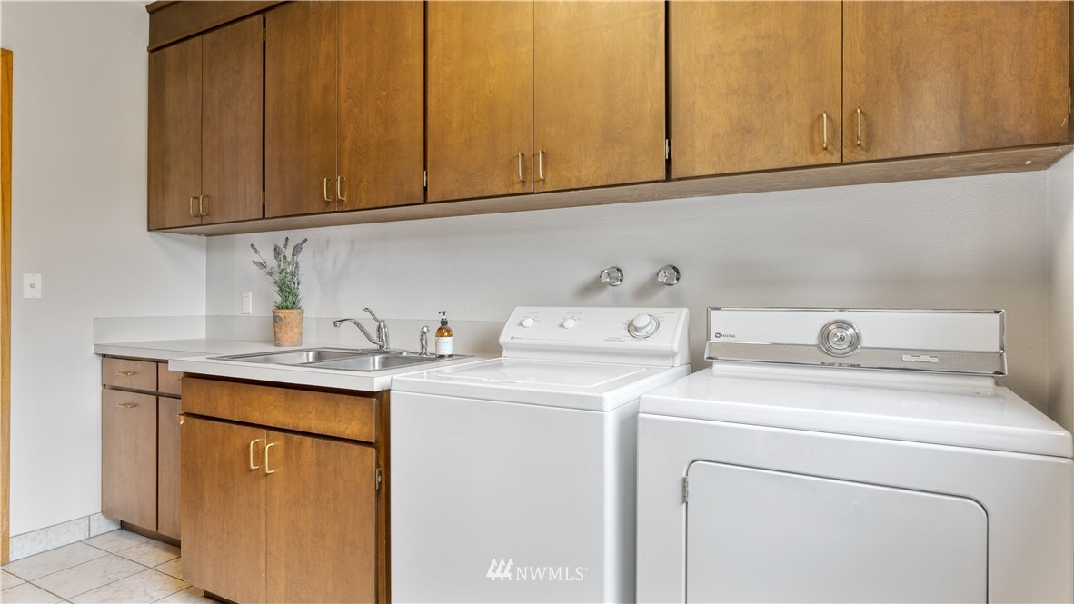 16900 Talbot Road Edmonds, WA 98026 - Photo 19 of 40