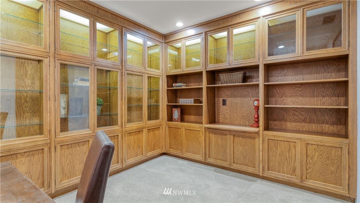 16900 Talbot Road Edmonds, WA 98026 - Photo 20 of 40