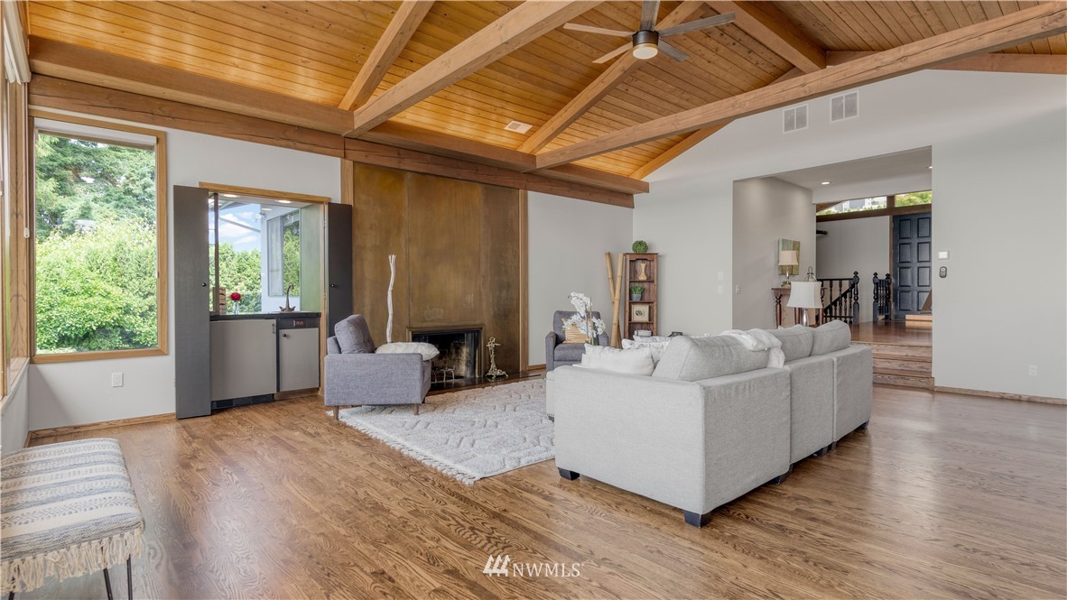 16900 Talbot Road Edmonds, WA 98026 - Photo 9 of 40