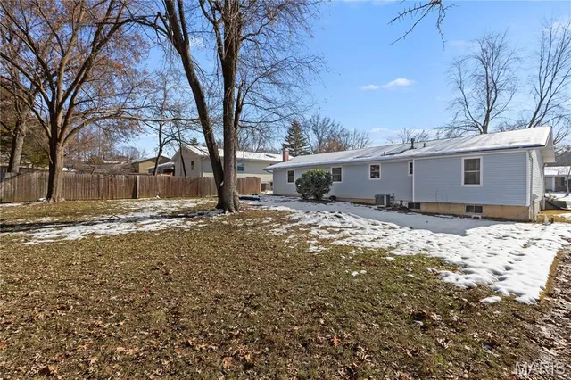 $292,500 | 18 Kenworth Drive, St. Peters, MO 63376