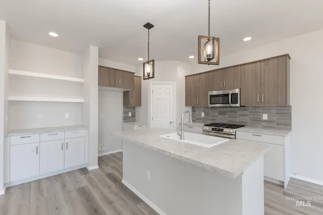 $449,990 | 3751 East Jamestown Drive, Nampa, ID 83686