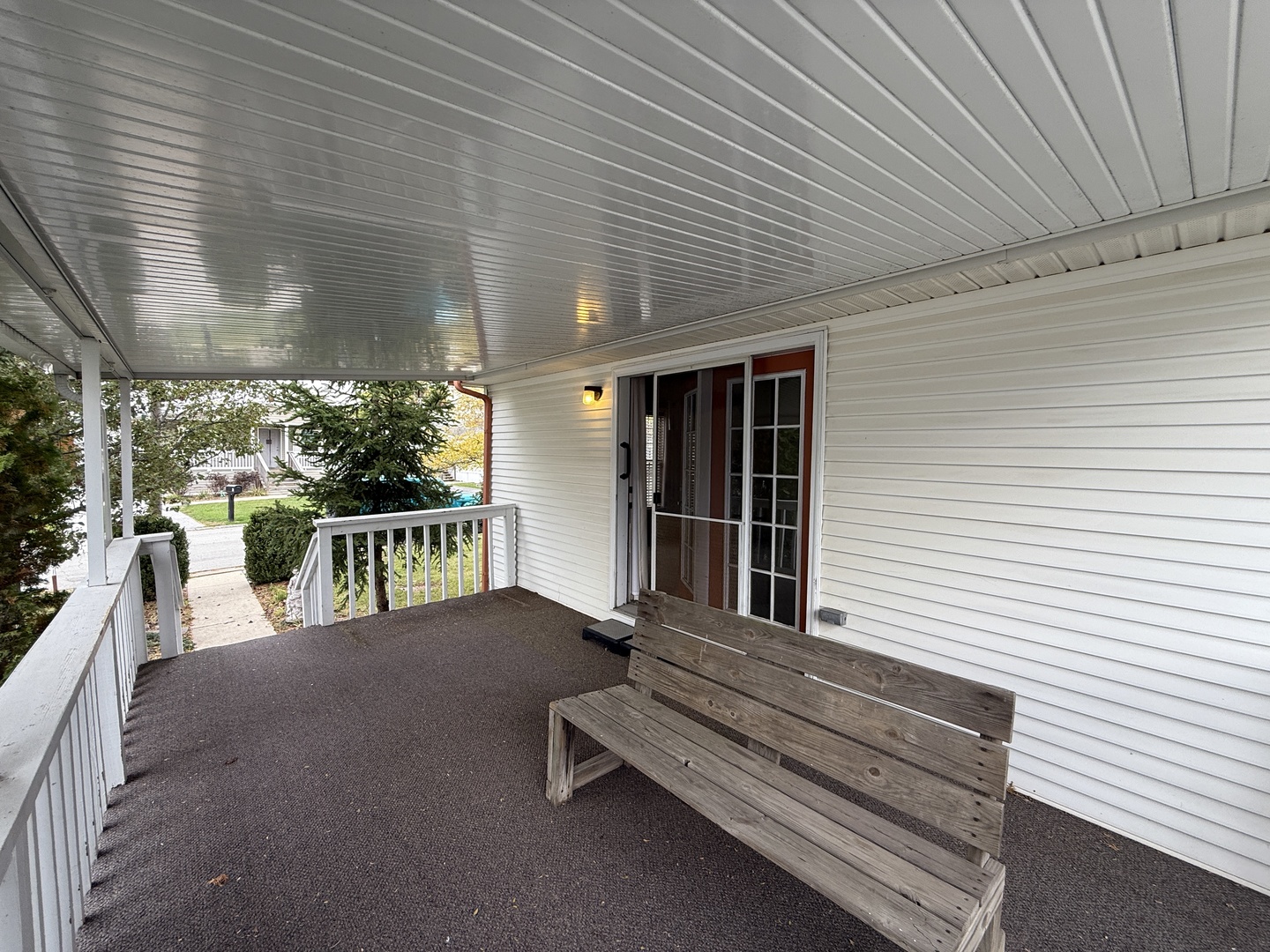 35 Partridge Lane Beecher, IL 60401 - Photo 16 of 34 a view of a chairs and tables in the balcony