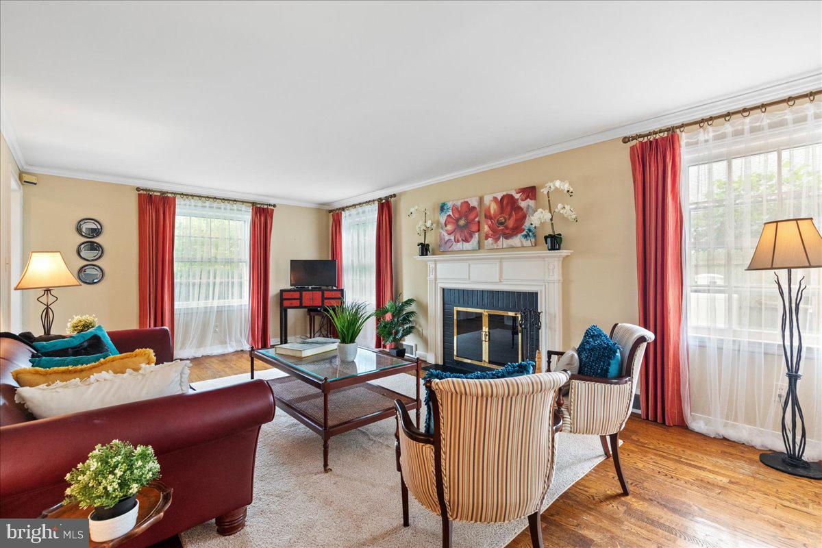 107 Laurel Road Princeton, NJ 08540 - Photo 3 of 26