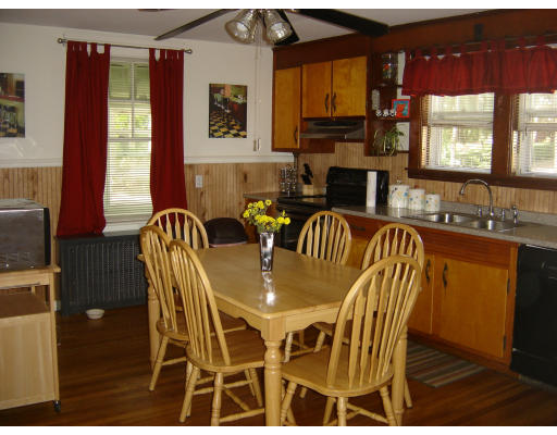 38 Parker Road Holden, MA 01520 - Photo 5 of 11 Gallery Image 5