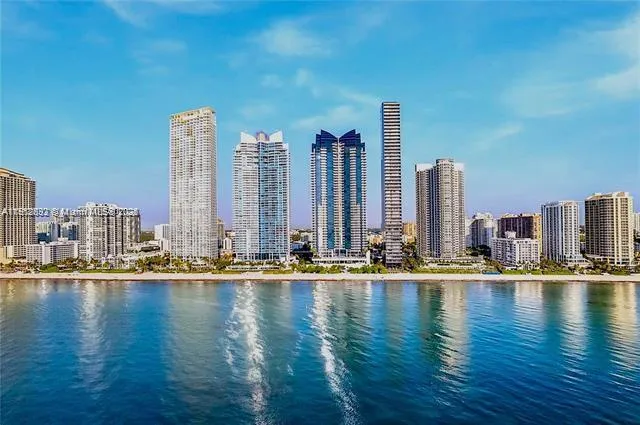 $17,500 | 17121 Collins Avenue, Unit 2908, Sunny Isles Beach, FL 33160
