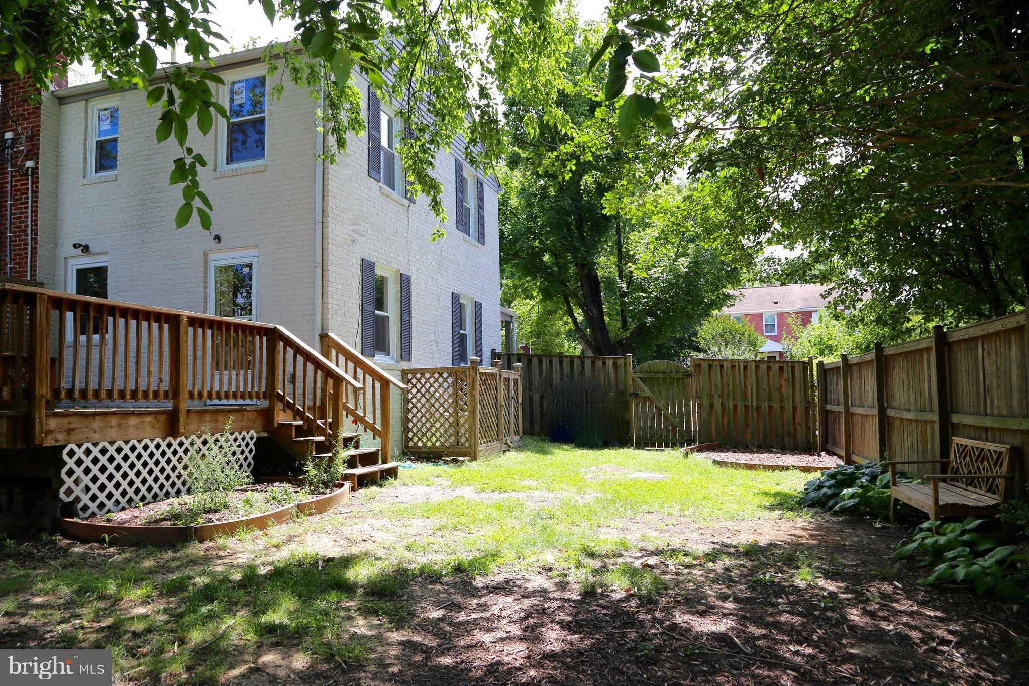 5948 Williamsburg Road Alexandria, VA 22303 - Photo 3 of 24 Exterior (Rear)