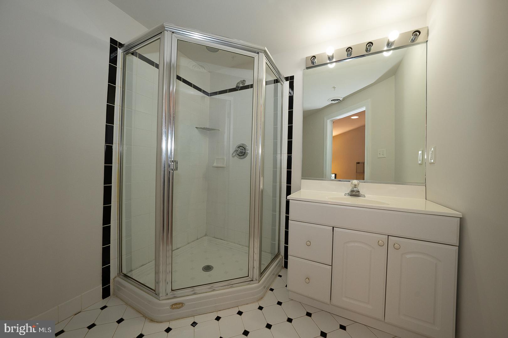 318 Long Ridge Lane Exton, PA 19341 - Photo 54 of 70 Full bath offers the opportuity for a bedroom suit