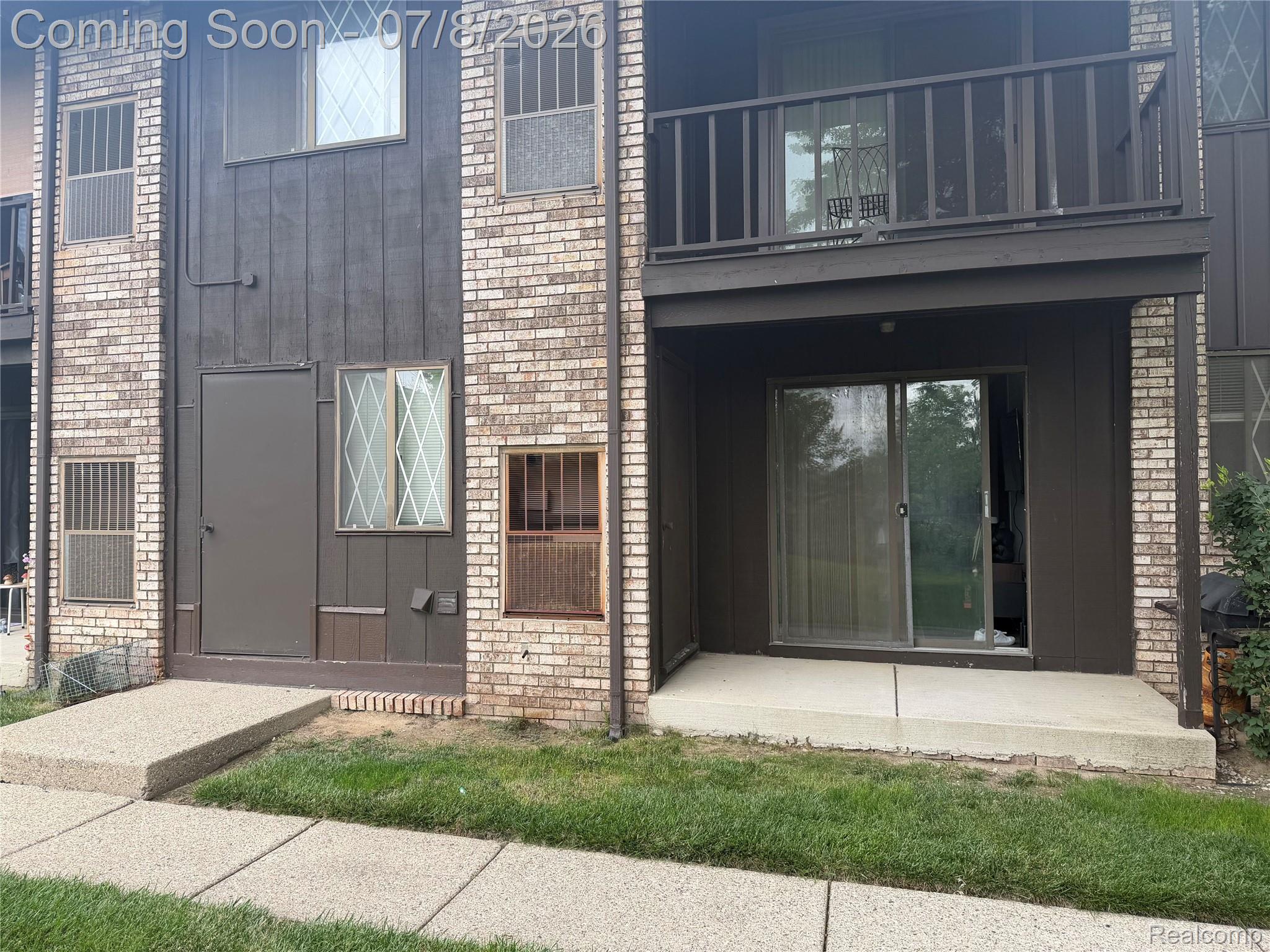 270 East Thirteen Mile Road Madison Heights, MI 48071 - Photo 14 of 16 IMG_2038.jpeg