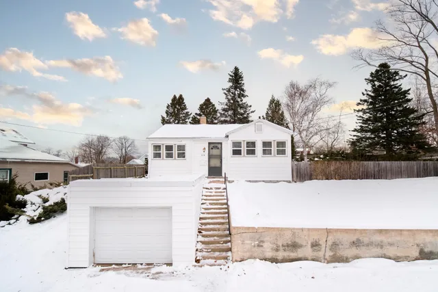 $165,000 | 216 1st Avenue, Manistee, MI 49660