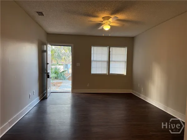$800 | 207 West Washington Avenue, Unit 3 PARK TERRACE, Hinesville, GA 31313
