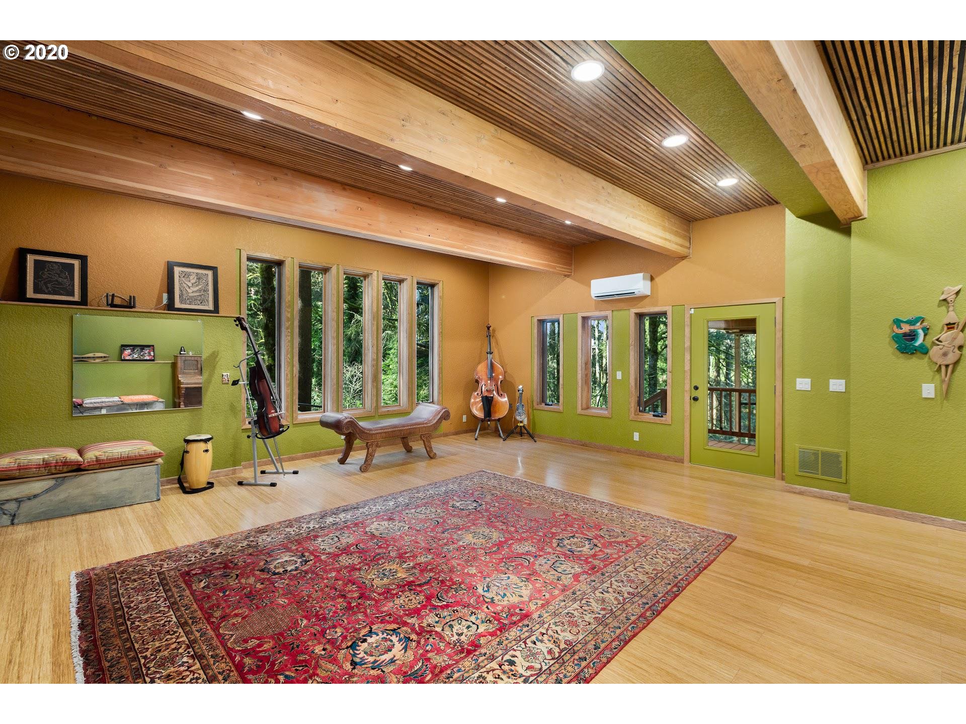 2654 Southwest Fairmount Boulevard Portland, OR 97239 - Photo 24 of 32 a view of a room with gym equipment