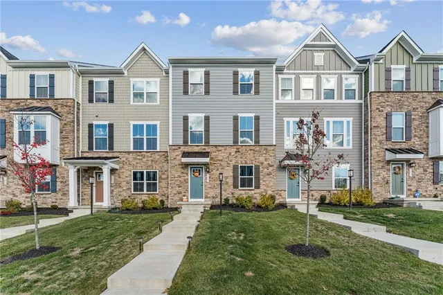 $405,000 | 9007 Hickory Road, Gibsonia, PA 15044