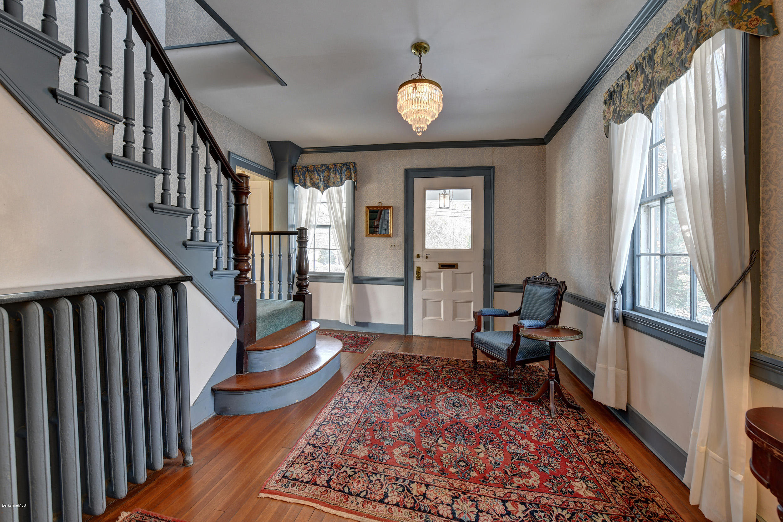 17 South Mountain Road Pittsfield, MA 01201 - Photo 8 of 57 Entry Way