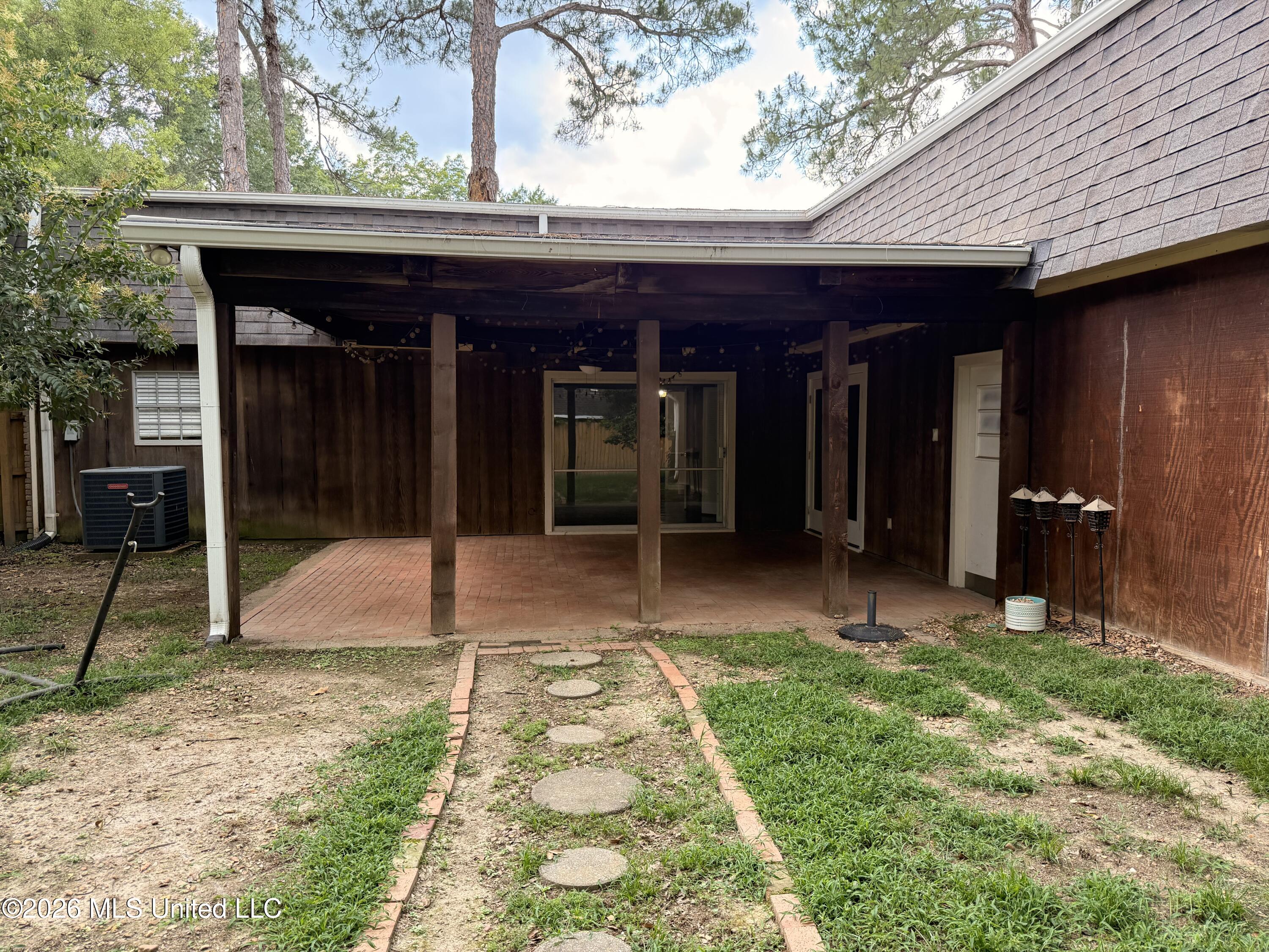 5230 Ridgewood Road Jackson, MS 39211 - Photo 3 of 11 IMG_6456