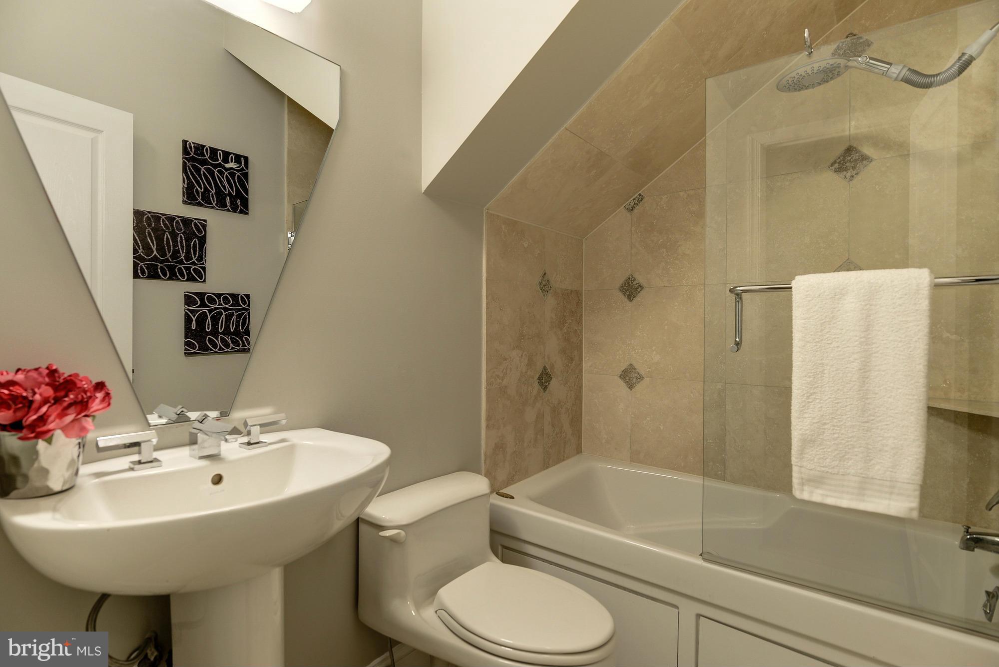 1407 15th Street Northwest, Unit 2 Washington, DC 20005 - Photo 13 of 27 Bath