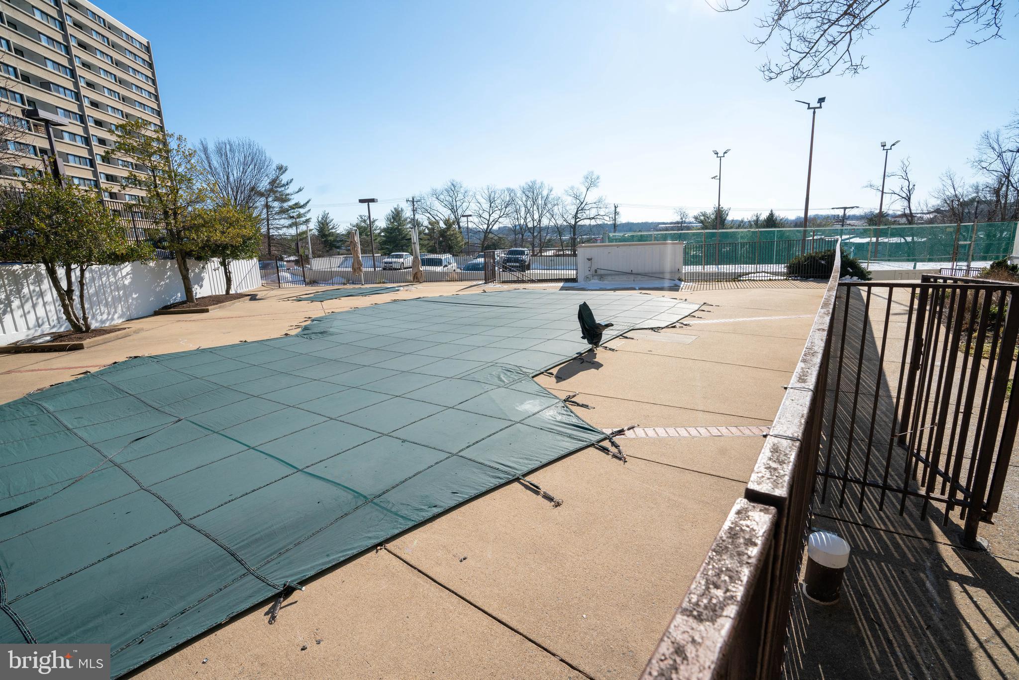 6101 Edsall Road, Unit 602 Alexandria, VA 22304 - Photo 8 of 19 Outdoor Pool