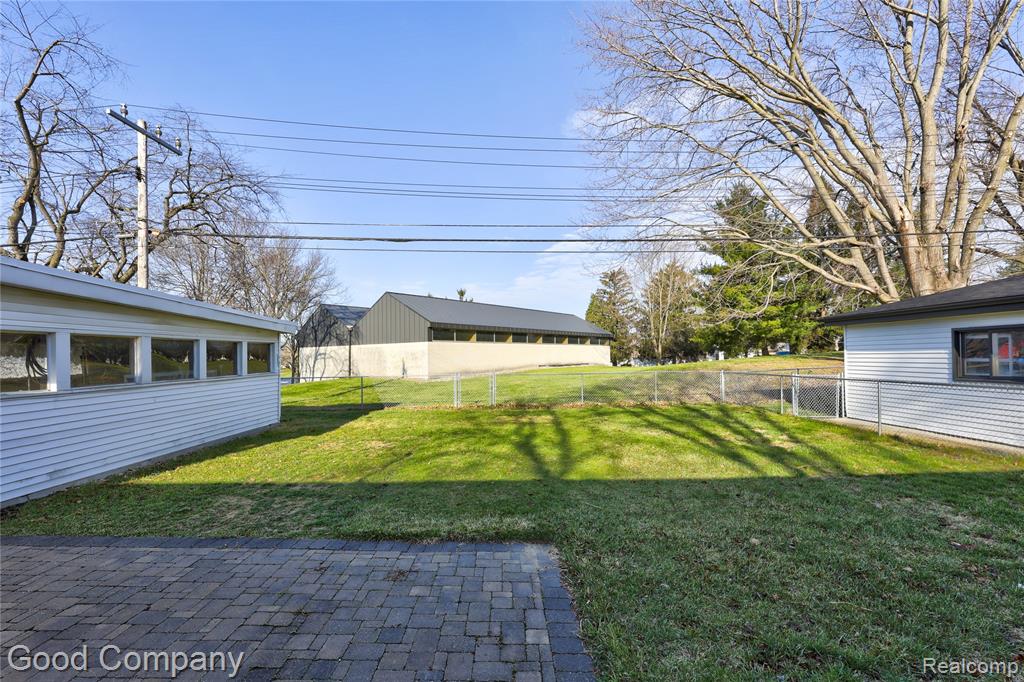 1303 Sycamore Drive Rochester, MI 48307 - Photo 46 of 53