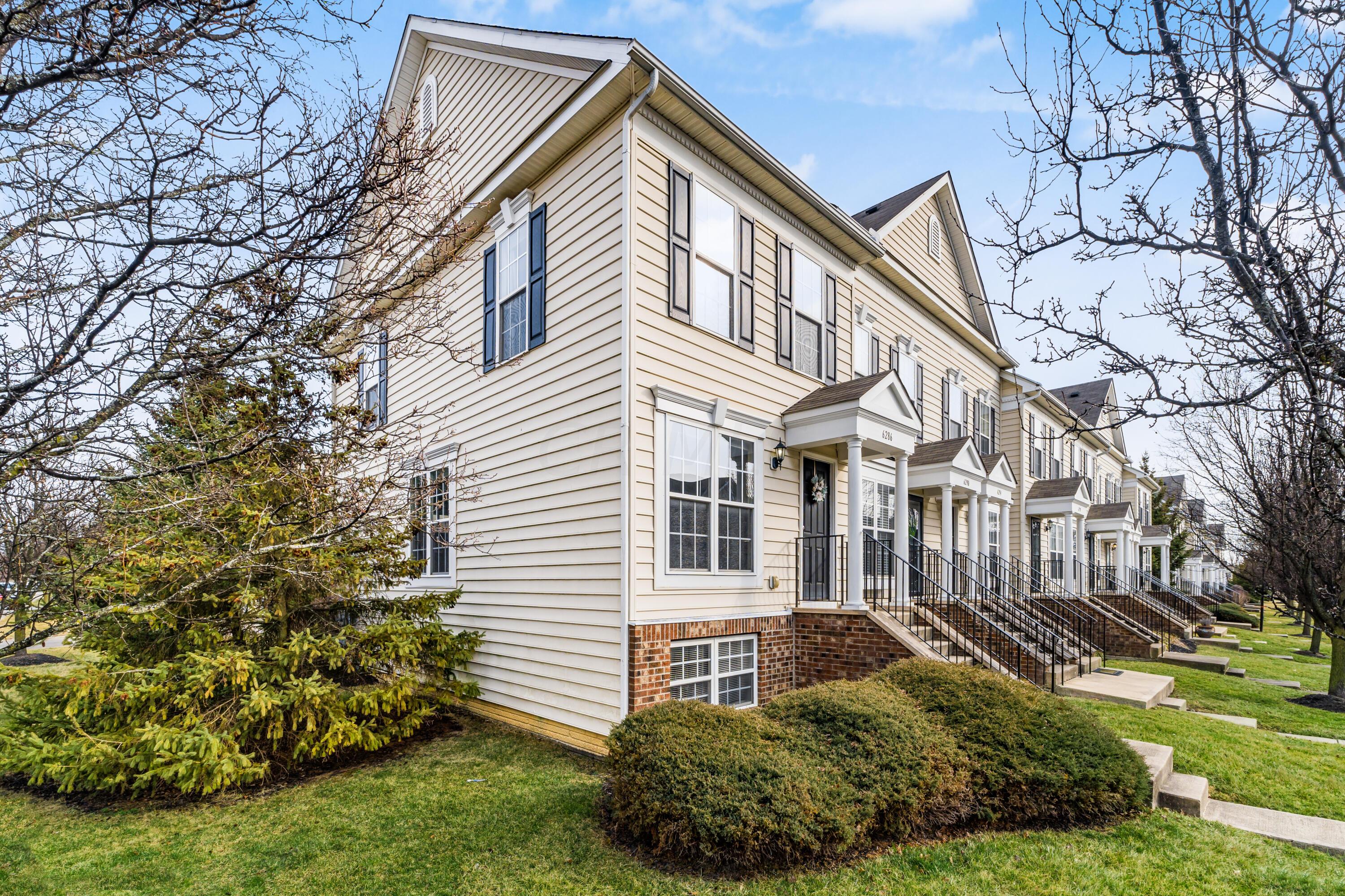 6286 Needletail Road, Unit 286286 Columbus, OH 43230 - Photo 4 of 33 S_-_6286_Needletrail_Rd_-_004-Edit