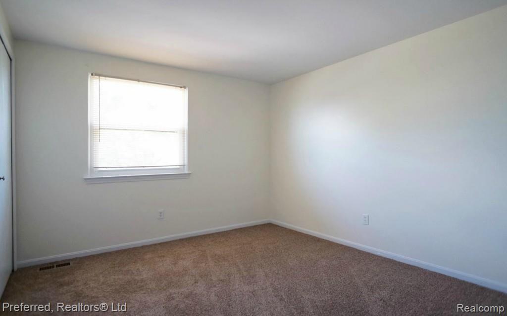45091 Rudgate Road Canton, MI 48188 - Photo 17 of 23 Bedroom 2.jpg