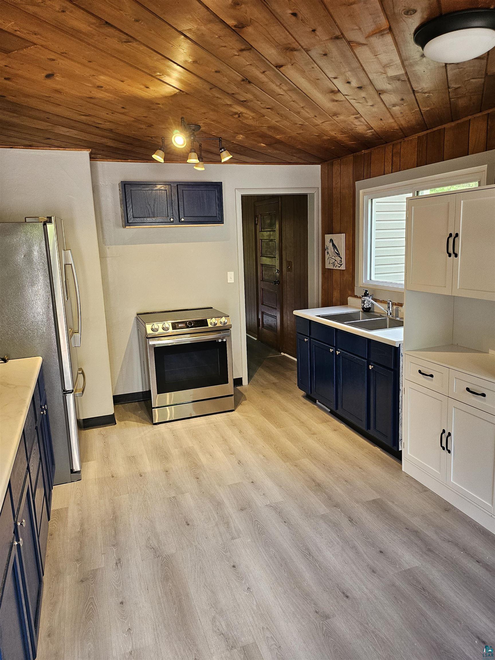 3990 Martin Road Duluth, MN 55803 - Photo 2 of 16
