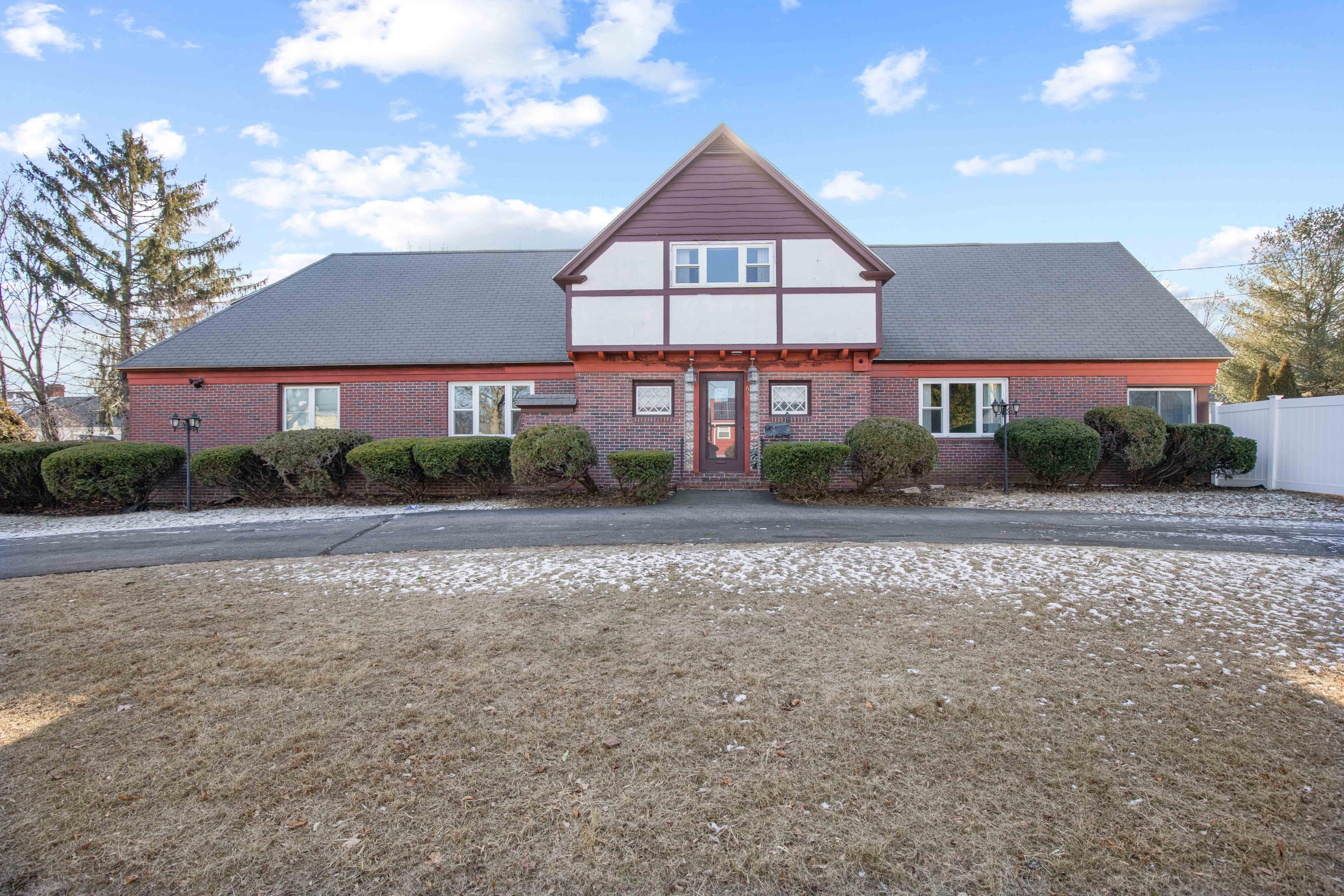 63 Parsons Road Portland, ME 04103 - Photo 1 of 25 63ParsonsRoadPortland_002