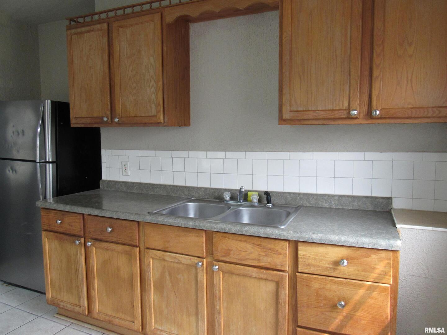 1701 25th Street, Unit 4 Rock Island, IL 61201 - Photo 8 of 21